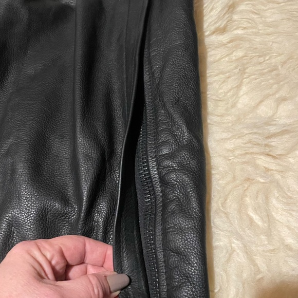 New Screaming Eagle thick leather chaps - Picture 7 of 14